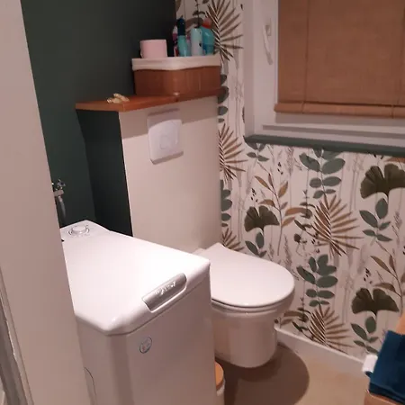 De La Perle Rouge Rodelinghem