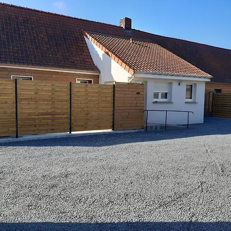 De La Perle Rouge Rodelinghem